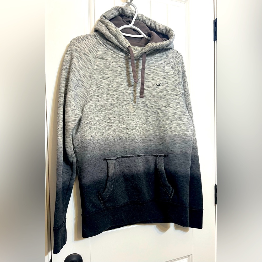 Men’s Hollister super soft cozy sweatshirt size small